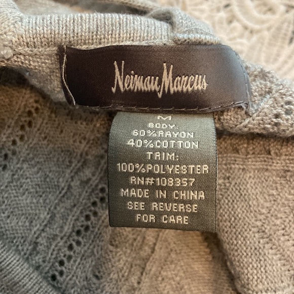 Neiman Marcus gray sweater with lace details, size medium - Picture 3 of 3